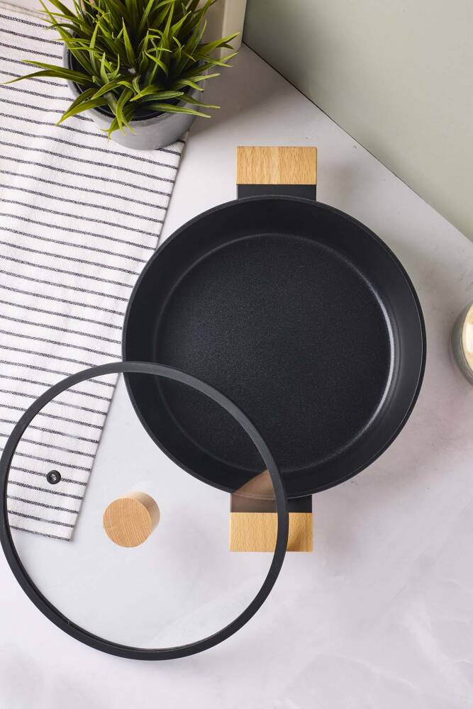 CookWood Black İndüksiyon Tabanlı Ahşap Kulplu Kapaklı Seramik Basık Tencere 24 cm - 2
