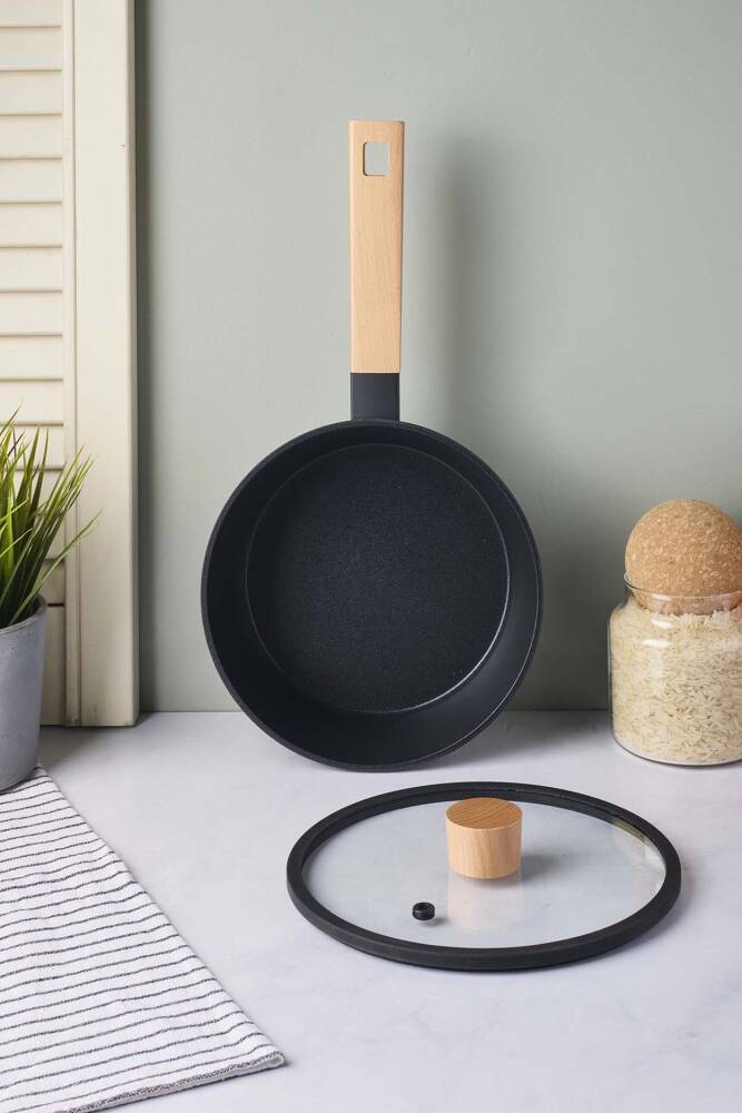 CookWood Black İndüksiyon Tabanlı Ahşap Saplı Kapaklı Seramik Tencere 20 cm - 3